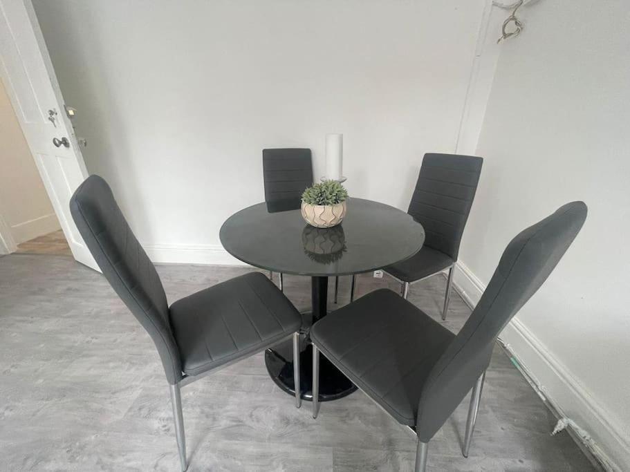 Charming 2 Bed Flat On Tower Bridge Appartement Londen Buitenkant foto